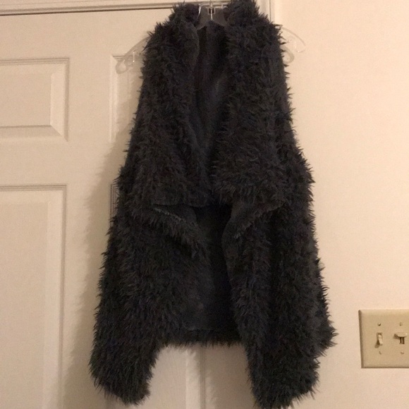 ‼️LAST DAY‼️ EUC~ Ellie ❤️ Kate Faux Fur Vest - Picture 3 of 7